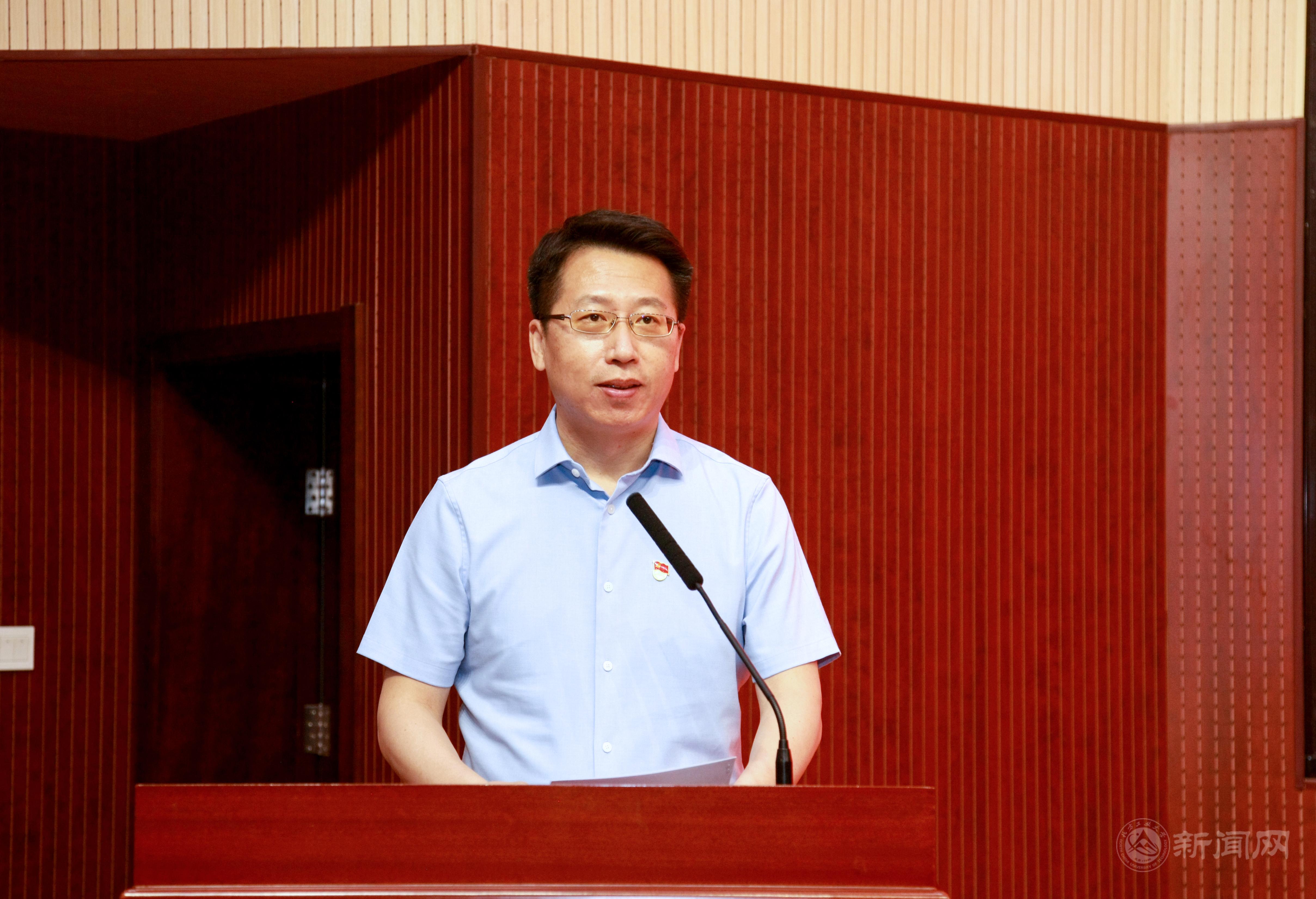 缪书记讲话.JPG 缪书记讲话.JPG