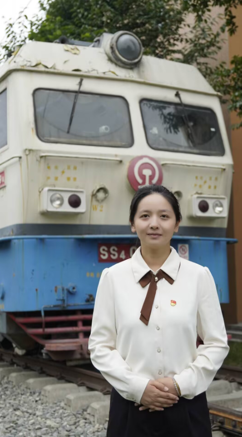 董衡.png 董衡.png