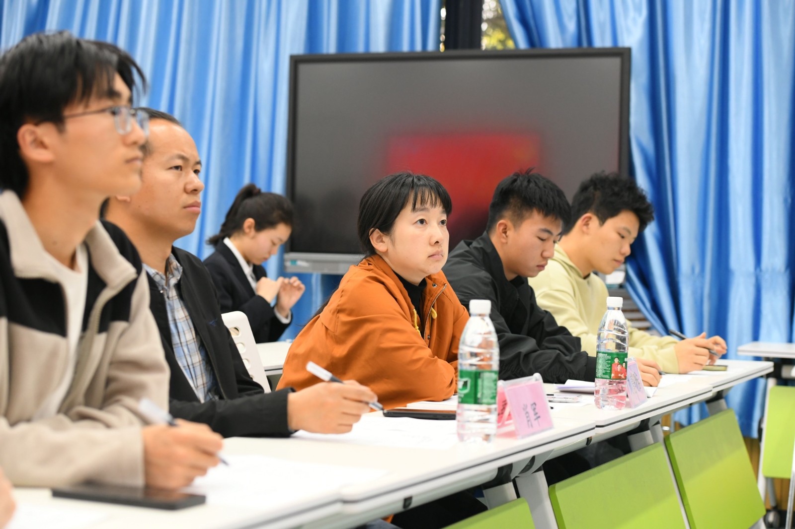 演讲比赛2.JPG 演讲比赛2.JPG