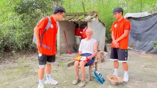 老人送温暖.png 老人送温暖.png