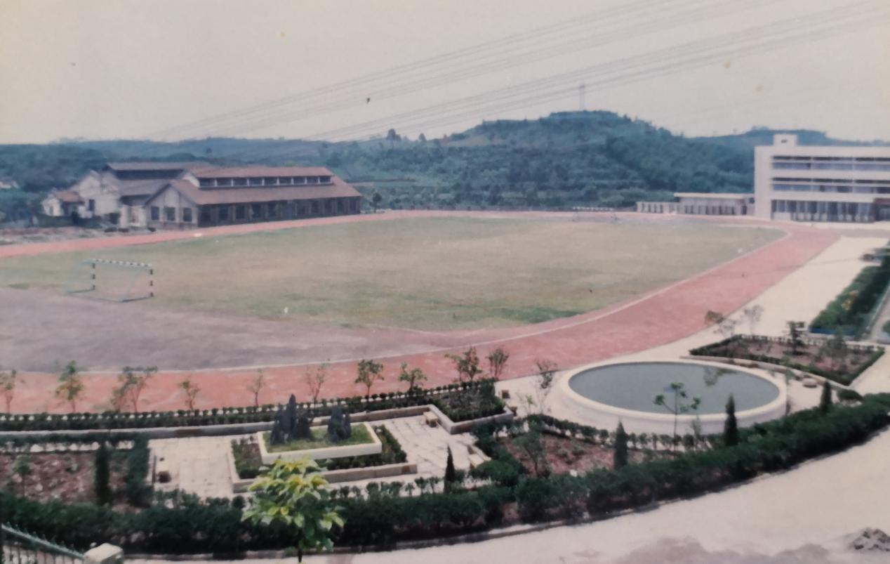 图片42.jpg 图片42.jpg